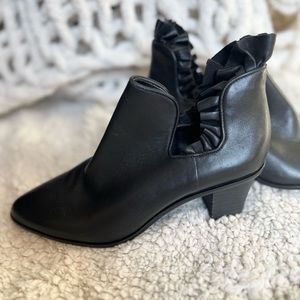 Lori Goldstein Black Leather Boots Size 5.5